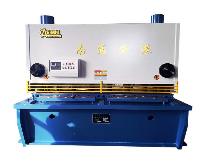QC11Y數(shù)控液壓閘式剪板機(jī)